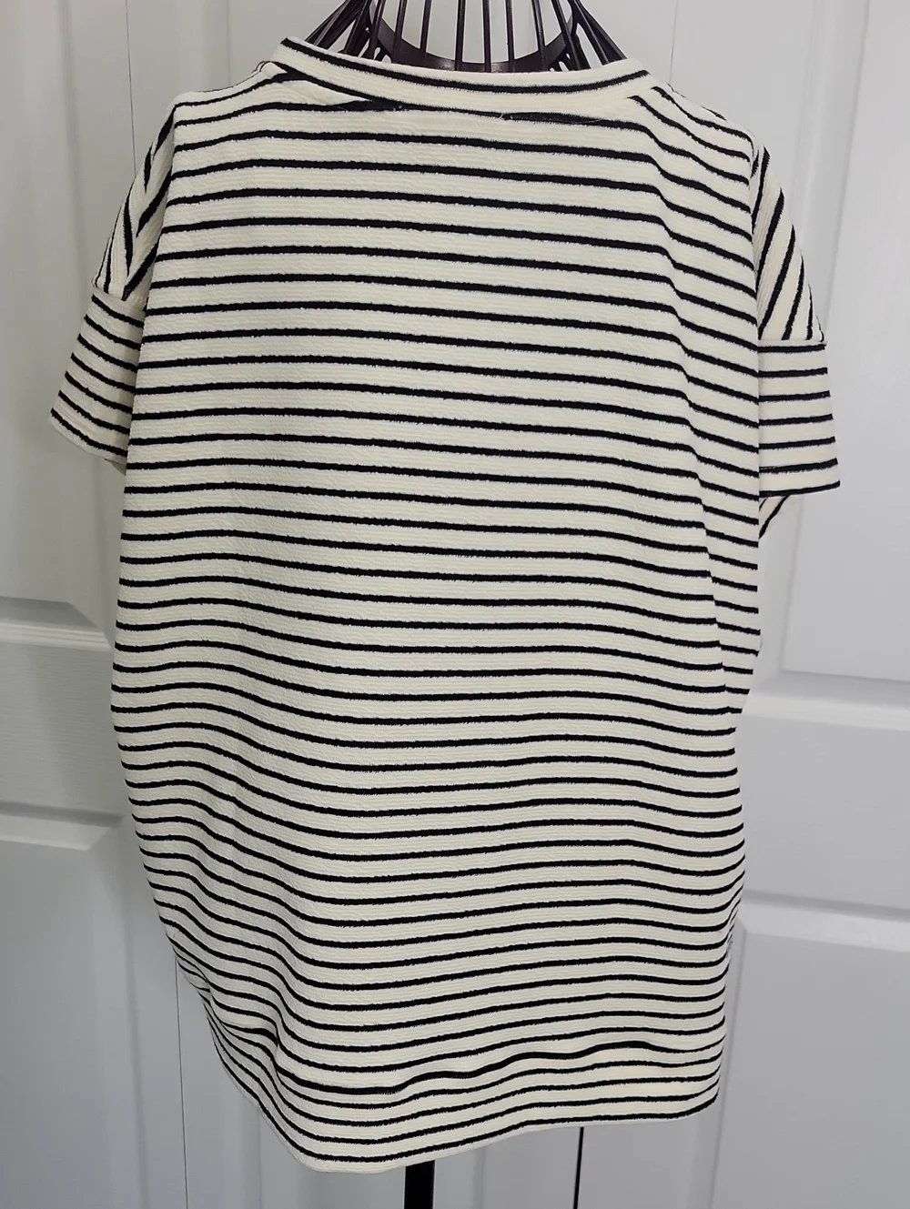 Stile Collection Striped Short Sleeve Knit Top Black & Cream Size Small - Picture 4 of 9